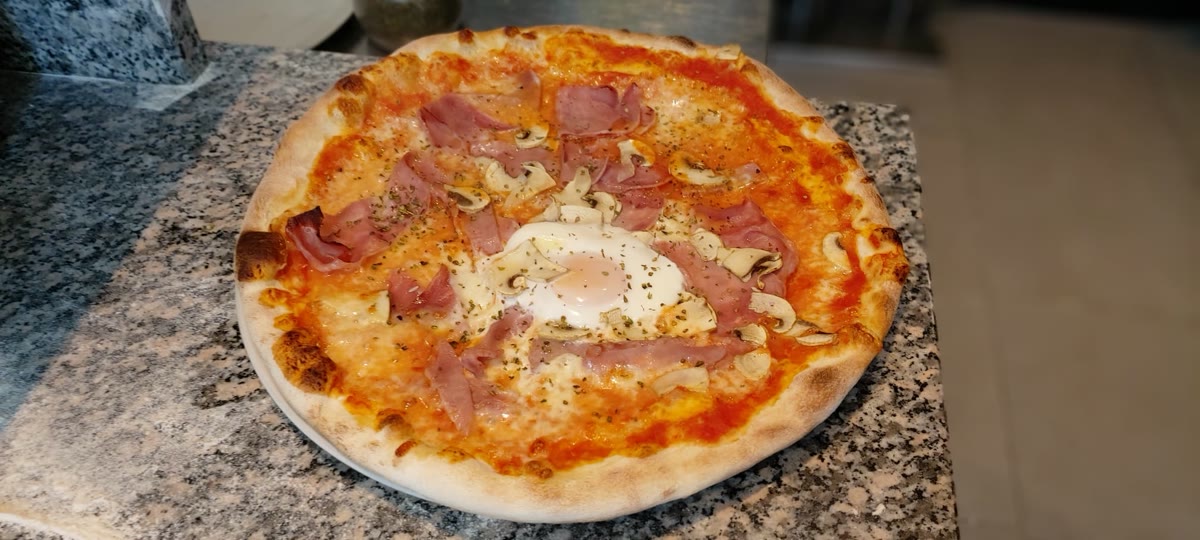 Pizza capricciosa